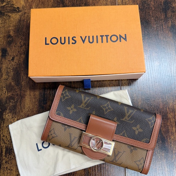 Louis Vuitton Handbags - 🦧❤️ LOUIS VUITTON reverse Wallet M46645 Sarah Dauphine Portefeuille microchip